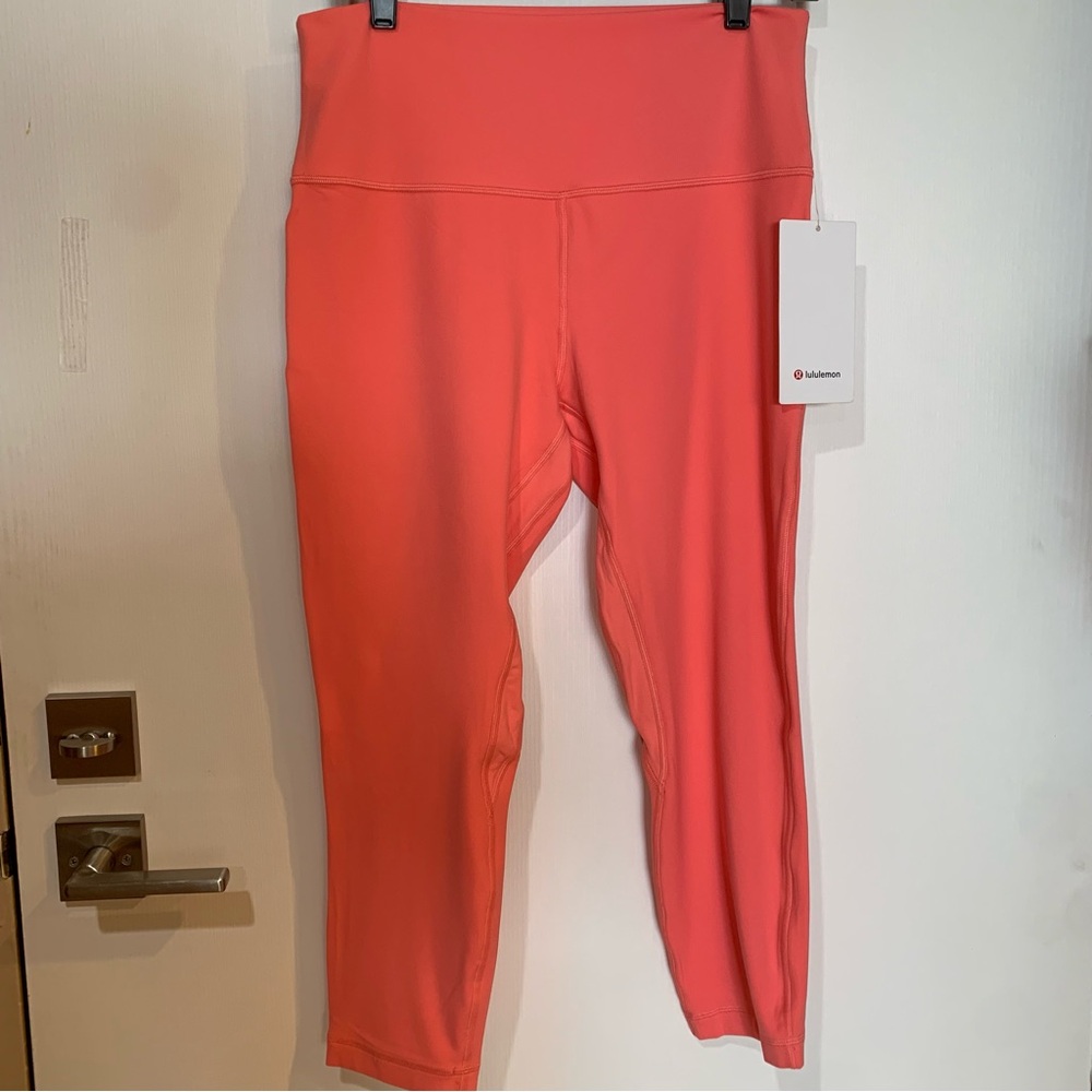 Lululemon NWT Women's Size 12 Align HR Crop 23" Leggings. Soft Peach